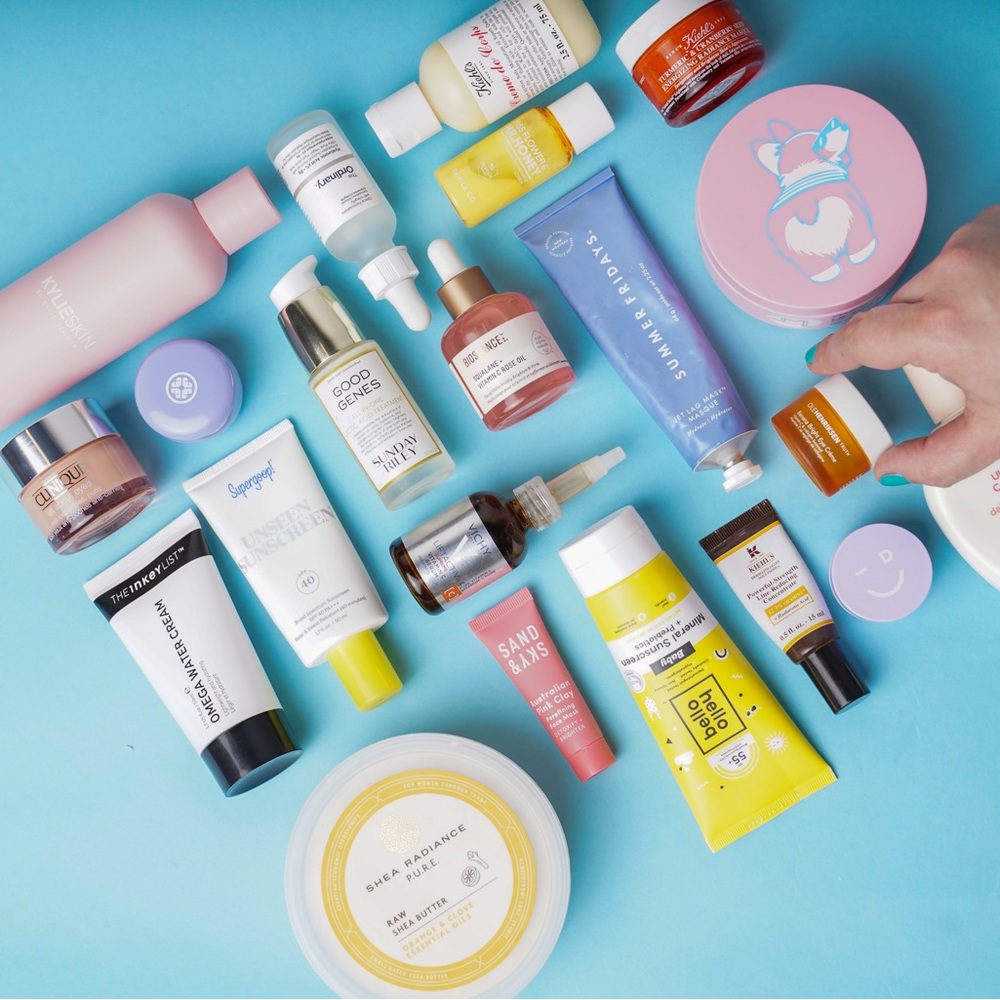 22pcs+ Skincare & Makeup Samples Basket